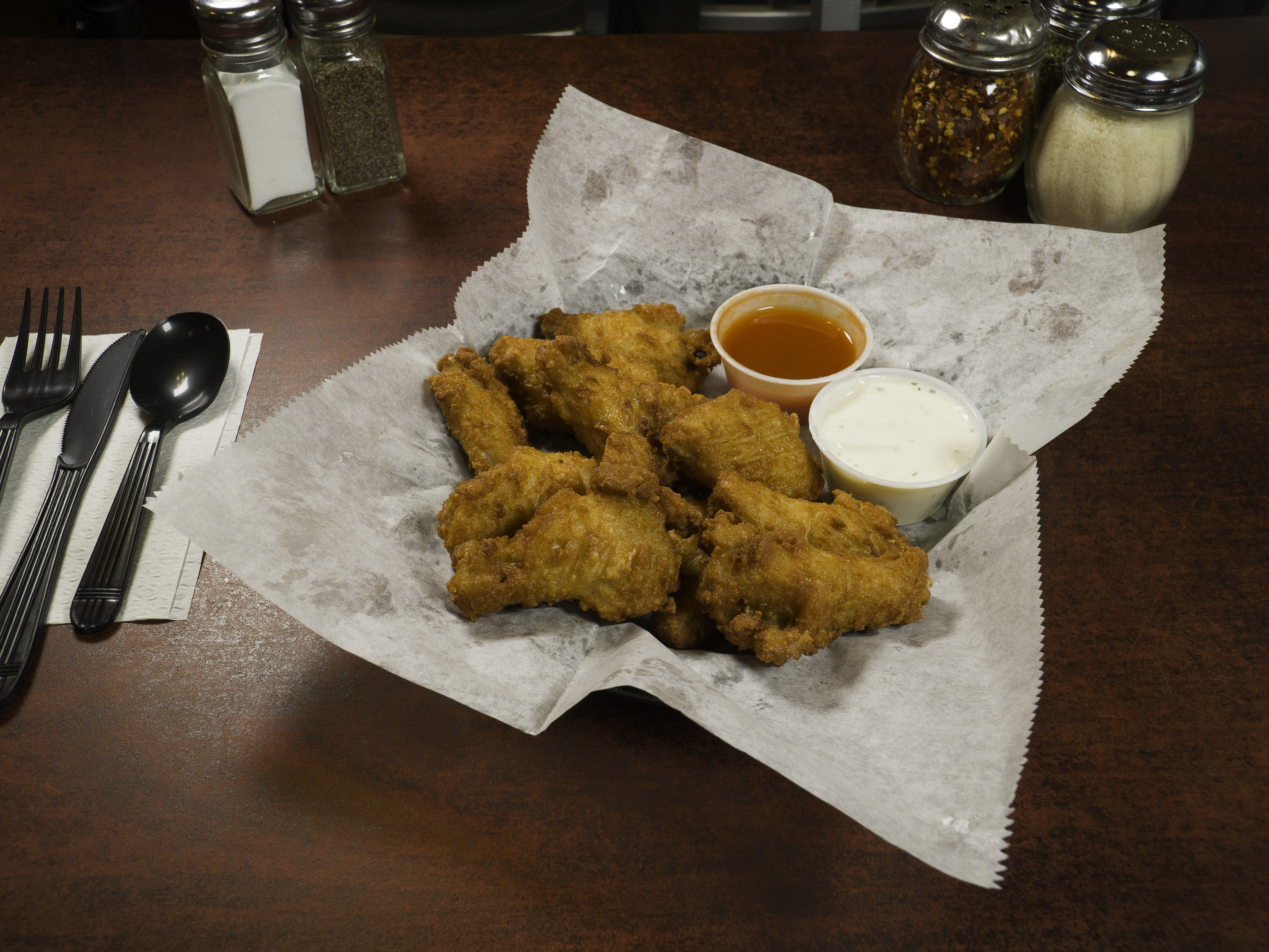 Order 10 Wing Dings food online from Dumm Pizza & Subs store, Riverdale Park on bringmethat.com