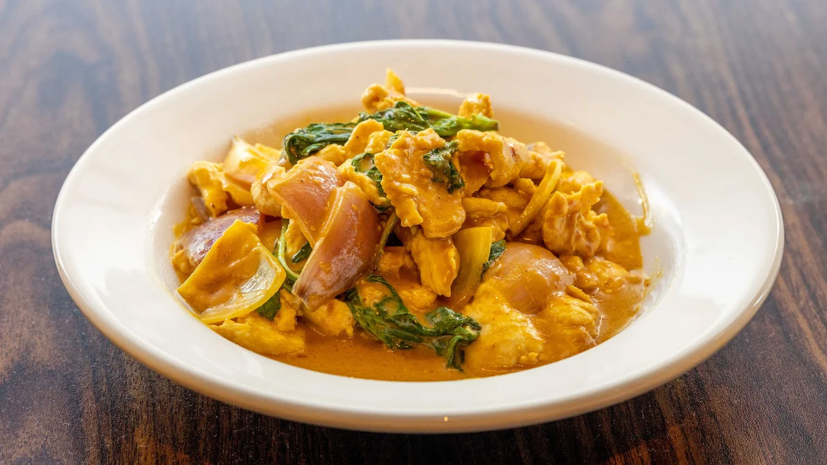 Order Curry Chicken food online from PPQ Dungeness Island store, San Francisco on bringmethat.com
