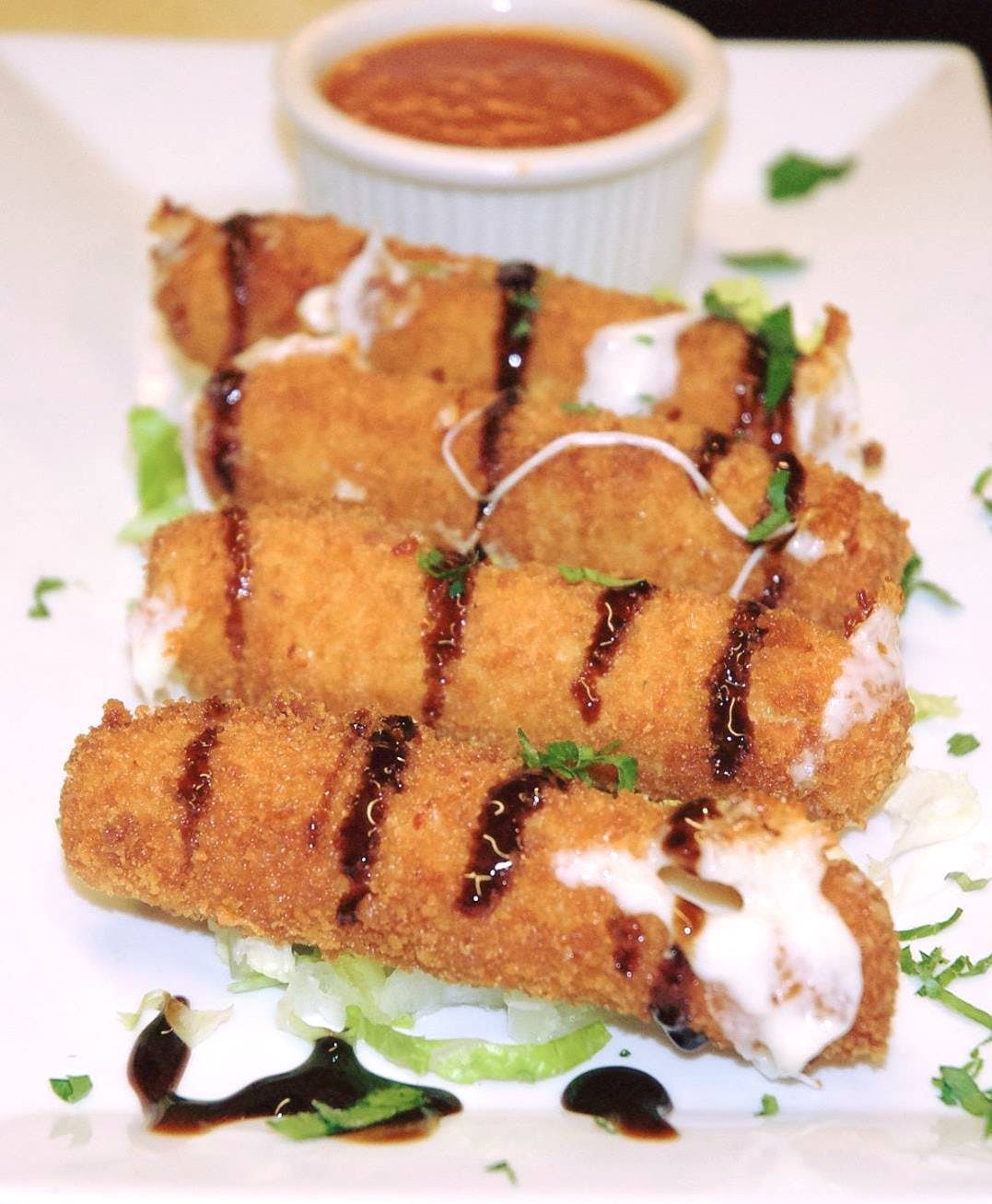 Order Fried Mozzarella - Appetizers food online from Lombardi Trattoria store, Redding on bringmethat.com