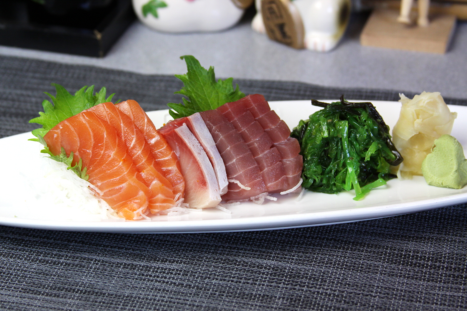 Order 8 Pieces Sashimi Sampler food online from Kippu Japanese Cuisine store, San Francisco on bringmethat.com