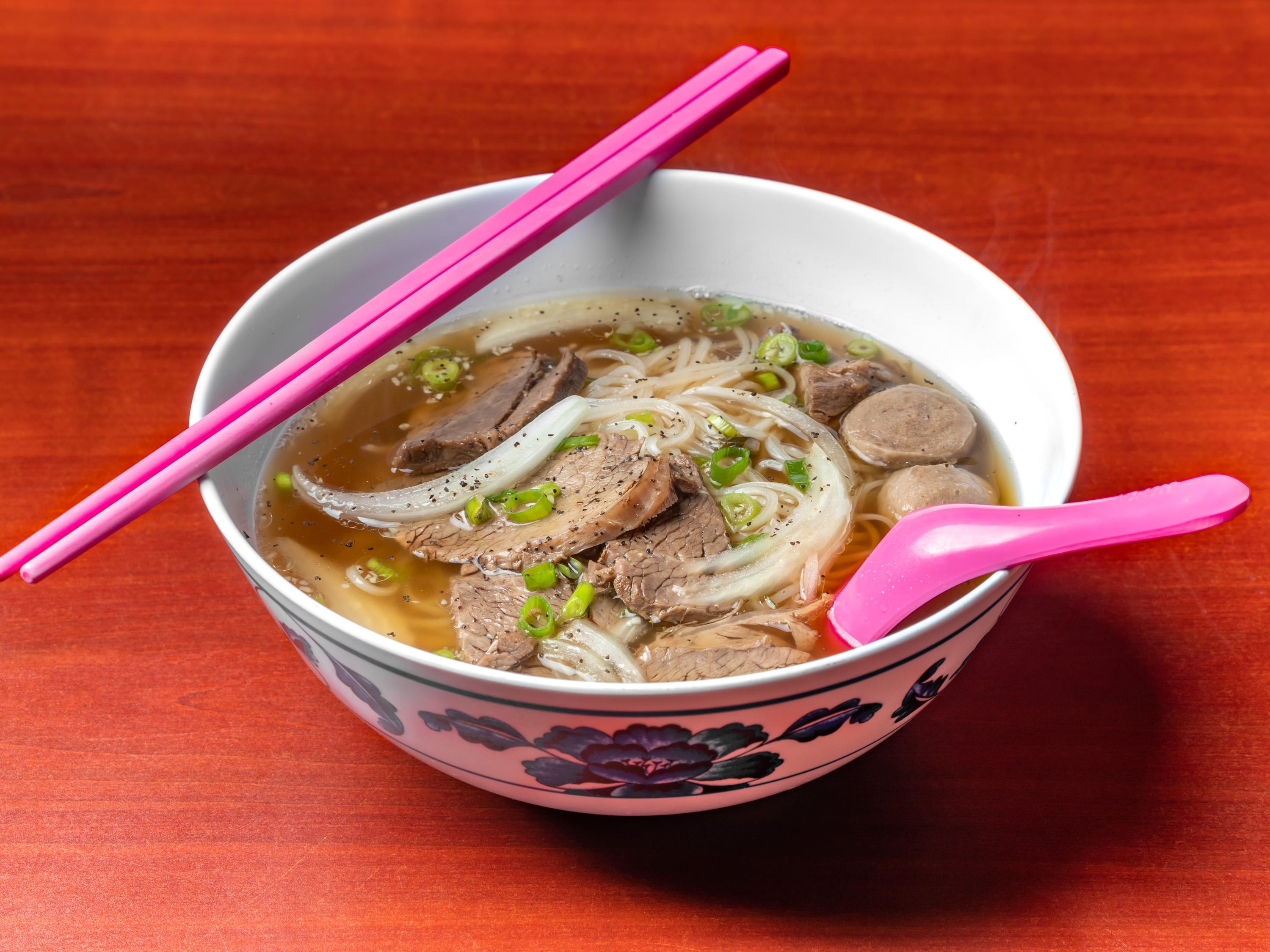 Order Pho Beef Soup food online from Siam Hibachi store, Grove City on bringmethat.com