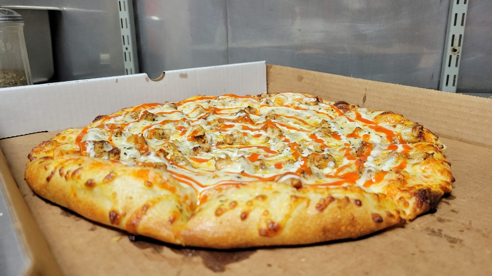 Order Buffalo Chicken Pizza food online from Castello Pizza store, Columbus on bringmethat.com