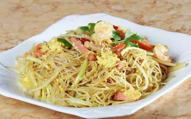 Order 31. Singapore Noodles  food online from Rising Sun Chinese Food store, Foothill Ranch on bringmethat.com