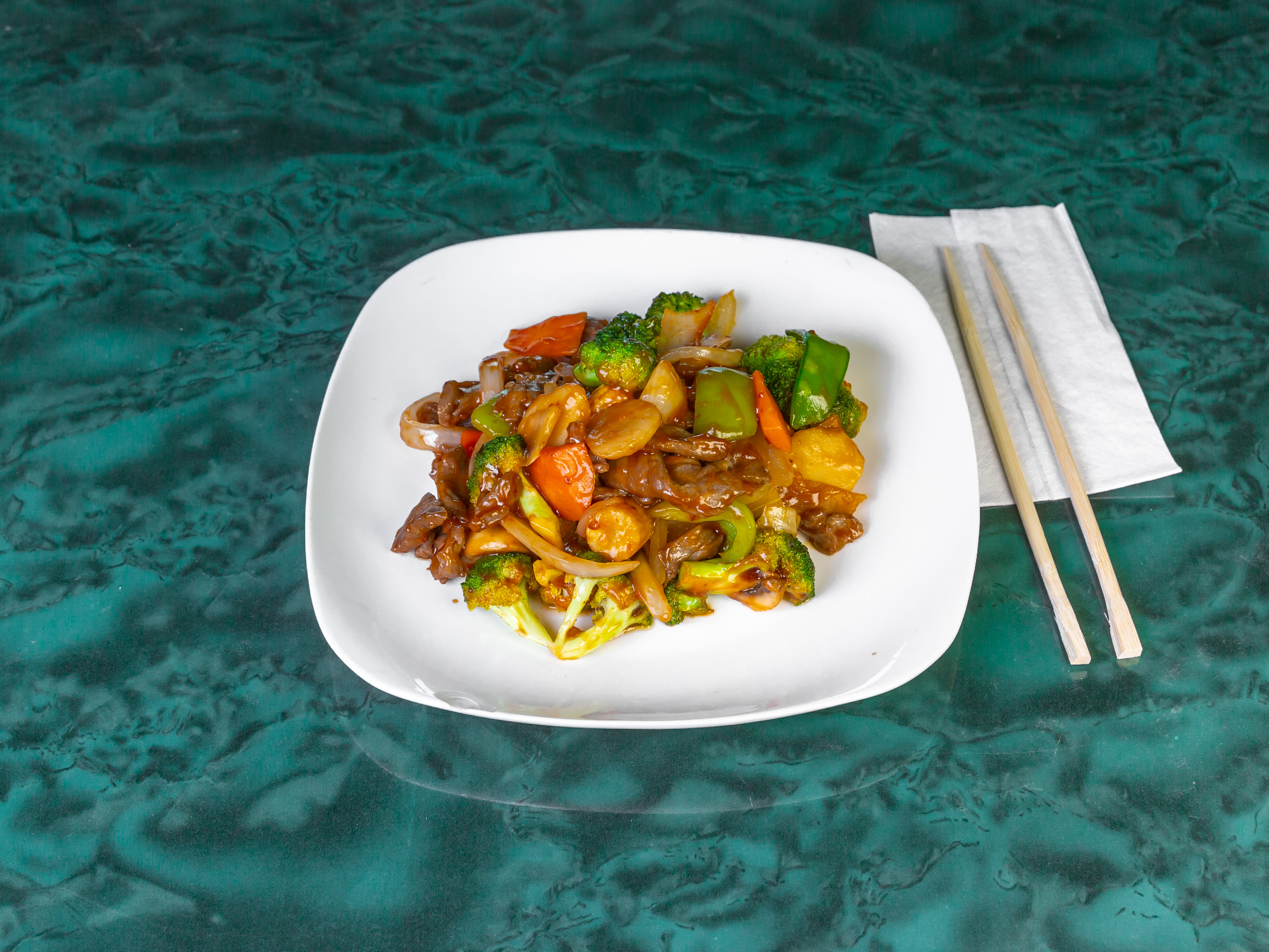 Order S18. Szechuan Beef food online from Peking Restaurant store, Covington on bringmethat.com