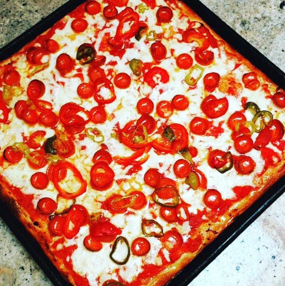 Order One Topping Sicilian Pizza - Square 16" food online from Dominic's Pizza store, Lakewood on bringmethat.com