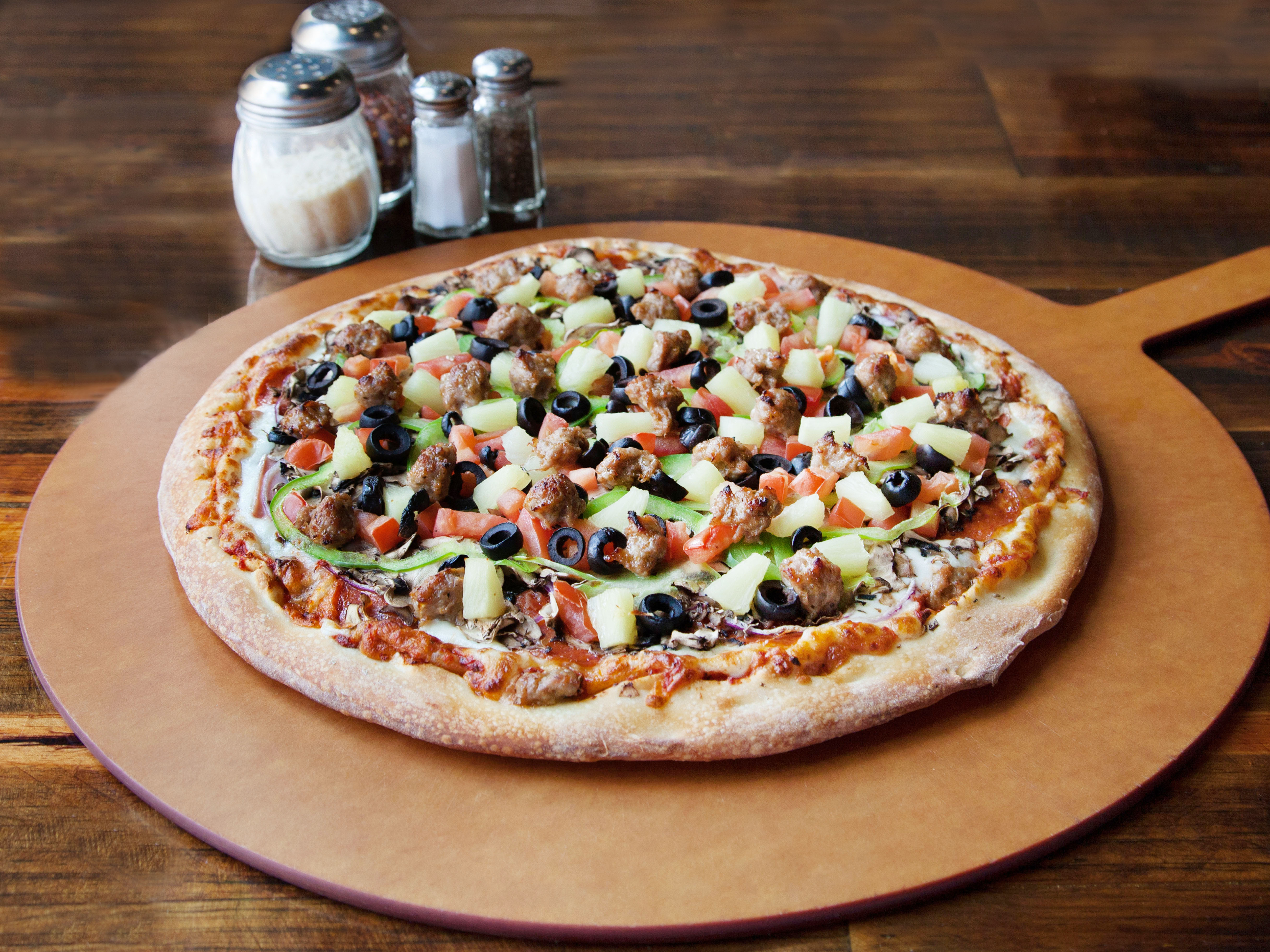 Order Everything Pizza food online from Upper Crust Pizza store, Oceanside on bringmethat.com