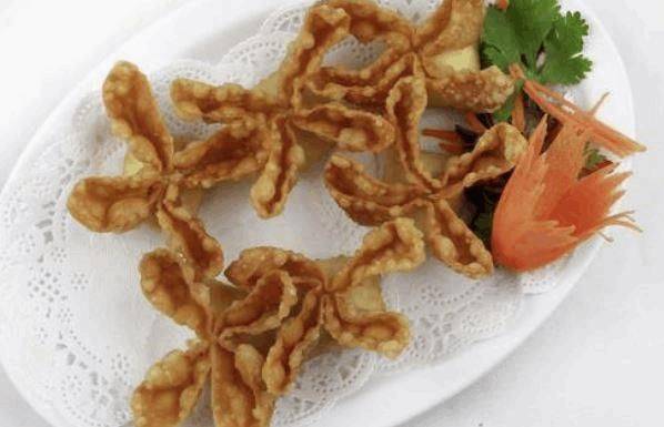 Order Crab Rangoon food online from Boonsee Thai Kitchen store, Norco on bringmethat.com