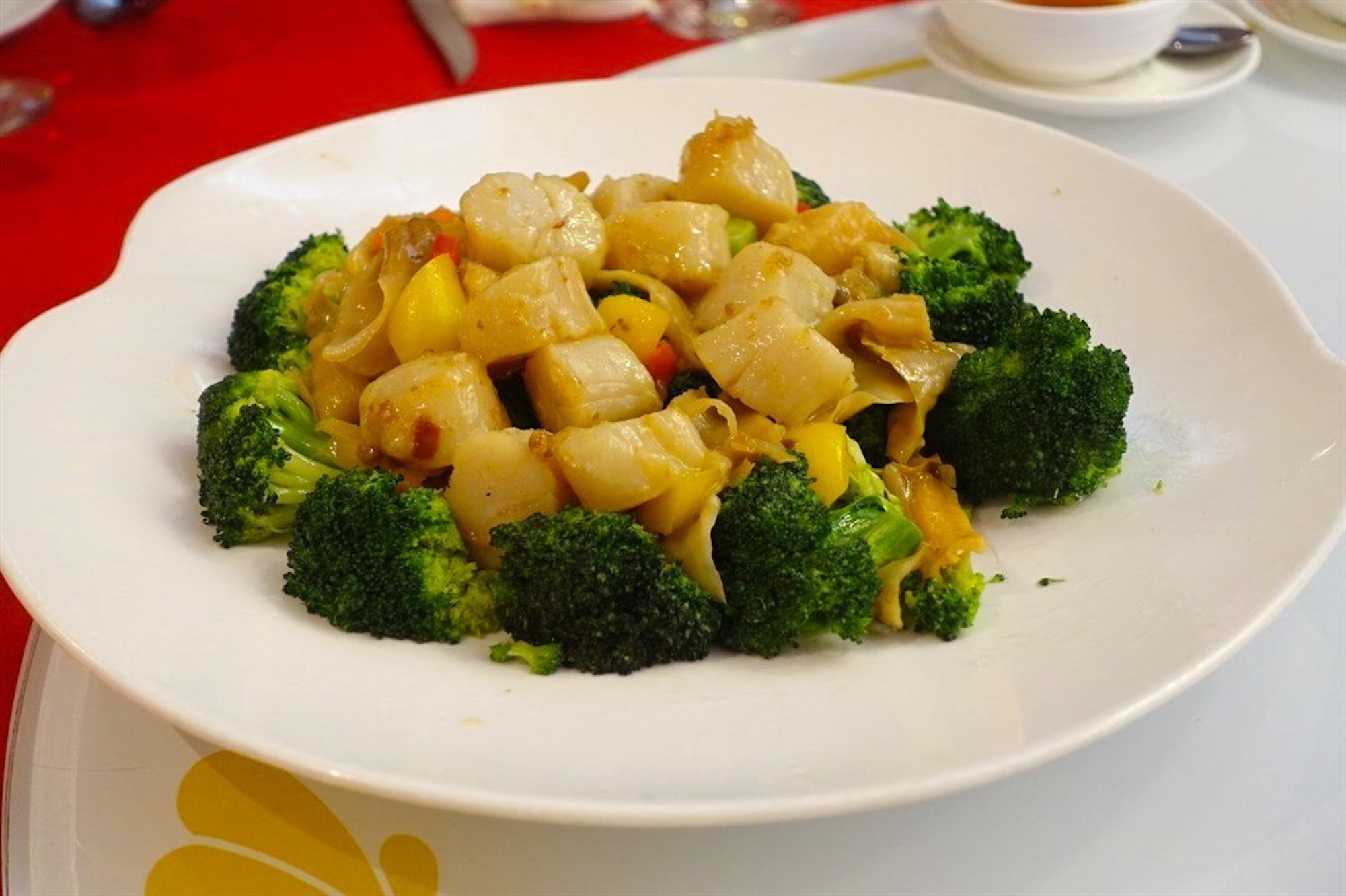 Order Sautéed Scallops & Vegetables with X.O Sauce 翡翠玉帶  food online from Full House Seafood Restaurant store, Arcadia on bringmethat.com