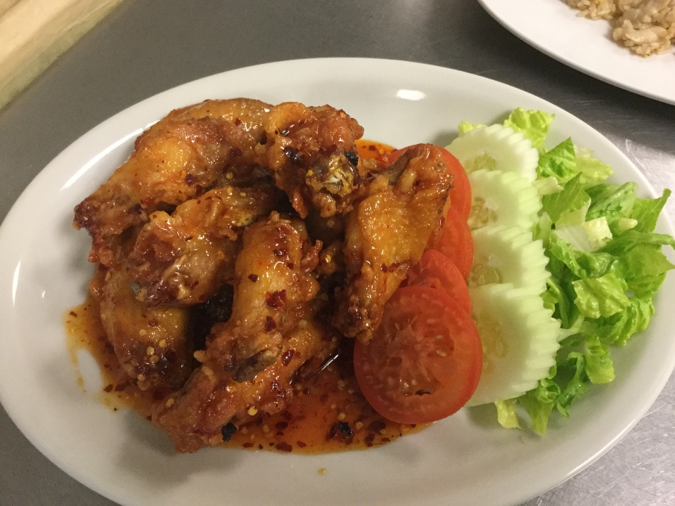 Order Hot wings food online from Khao Hom Thai & Pho store, Billerica on bringmethat.com