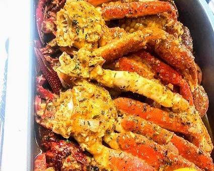 Order Snow Crab Legs 1 LB food online from Red Hook Cajun Seafood & Bar store, Southaven on bringmethat.com