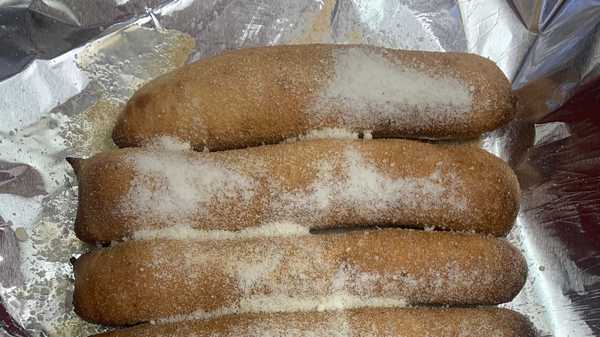 Order Cinnamon Sticks food online from Pizza Express store, Atascadero on bringmethat.com