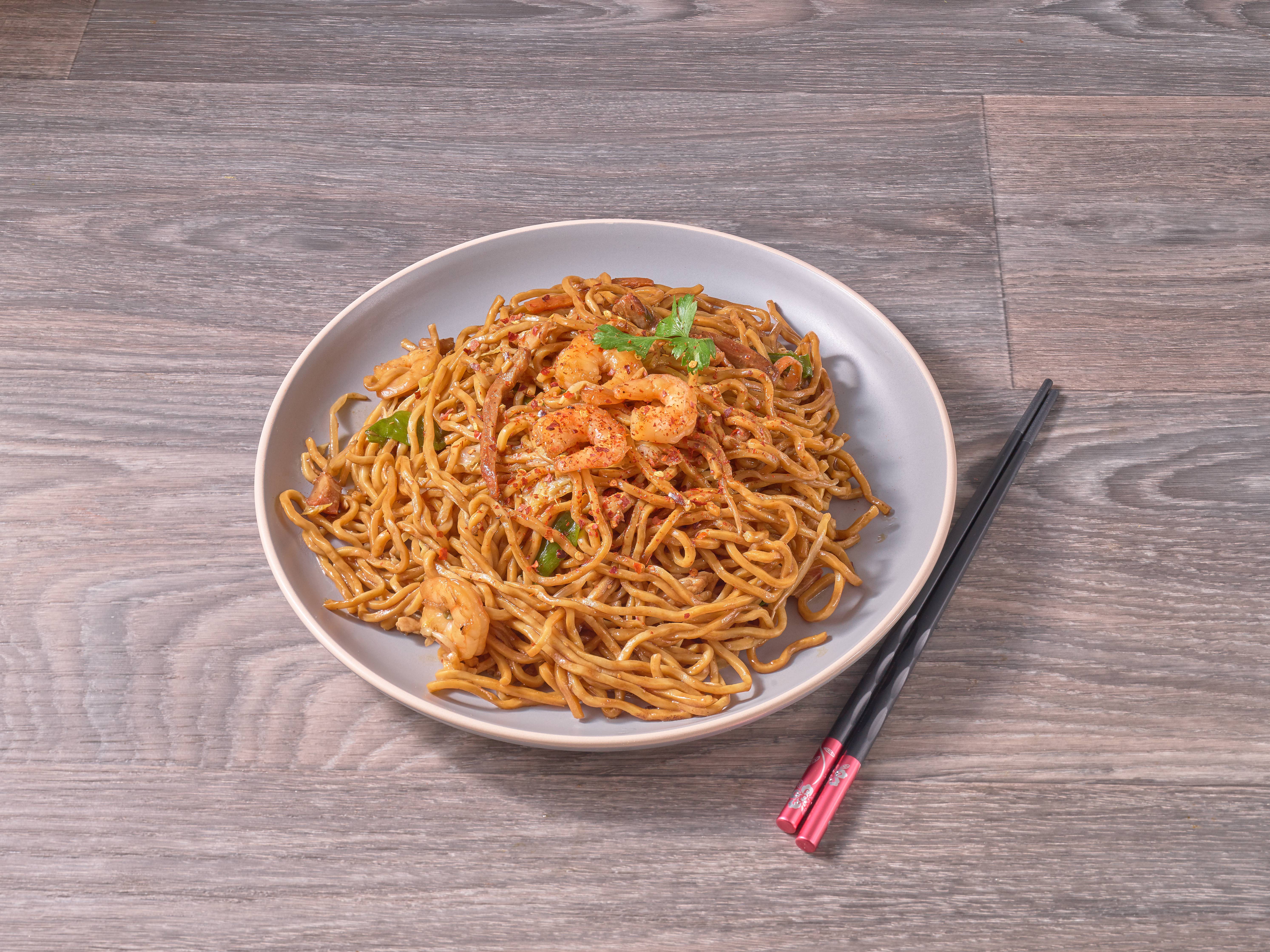 Order Combination Lo Mein food online from Sampan Cafe store, Alexandria on bringmethat.com