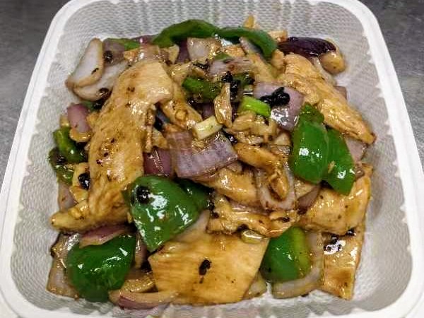 Order  43. Sizzling Chicken with Black Bean Sauce food online from Kirin Chinese Restaurant store, Mountain View on bringmethat.com