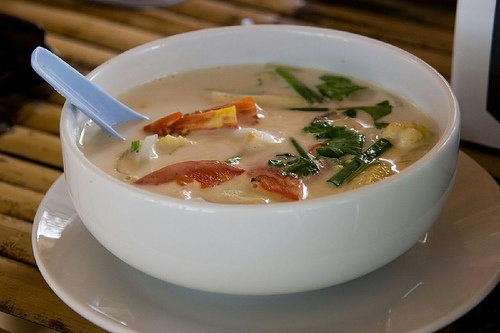 Order Coconut Chicken Soup food online from Happy Elephant Thai Cuisine store, Elk Grove Village on bringmethat.com