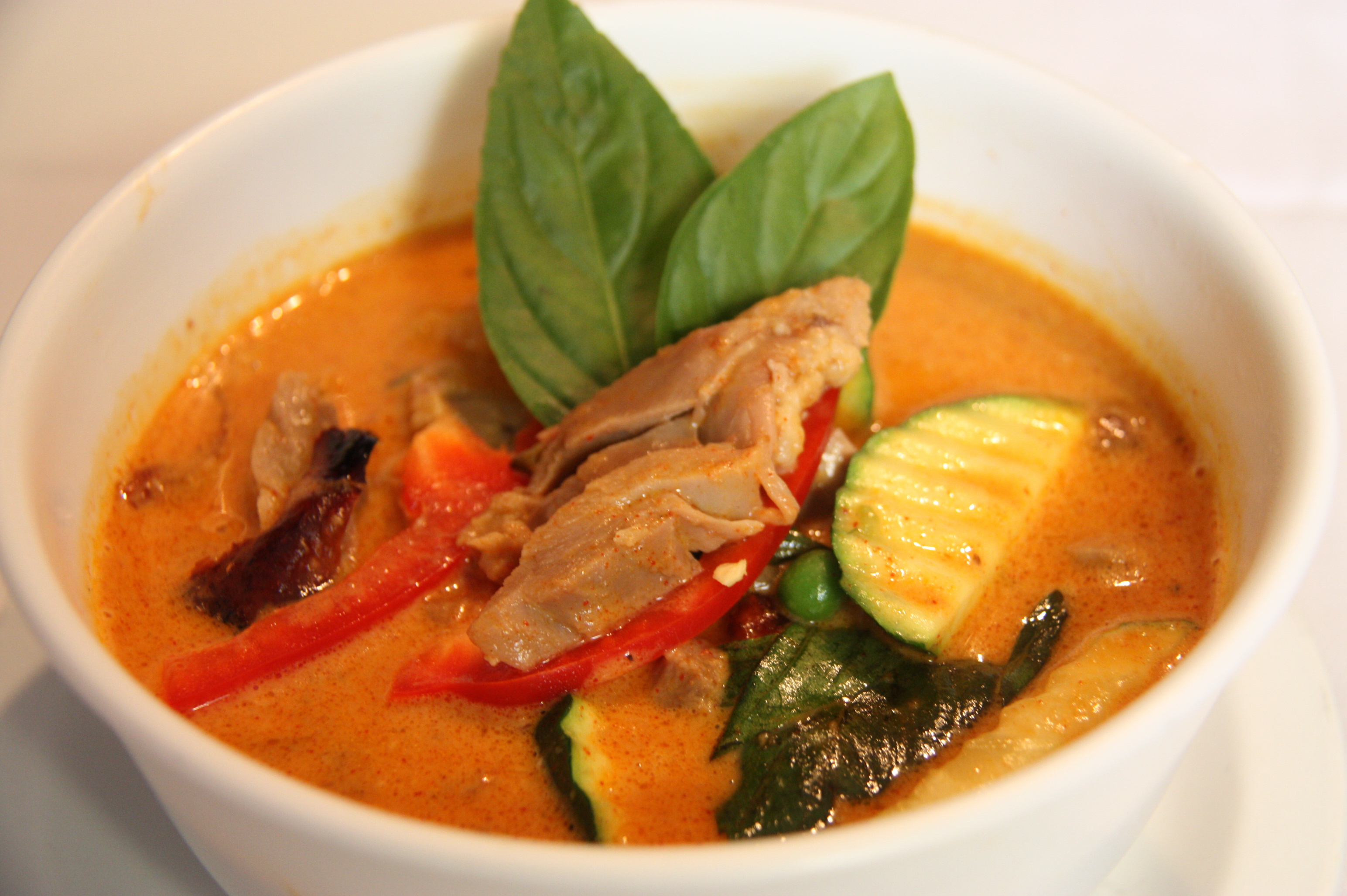 Order Roasted Duck Curry food online from Ploy Ii-Thai Cuisine store, San Francisco on bringmethat.com
