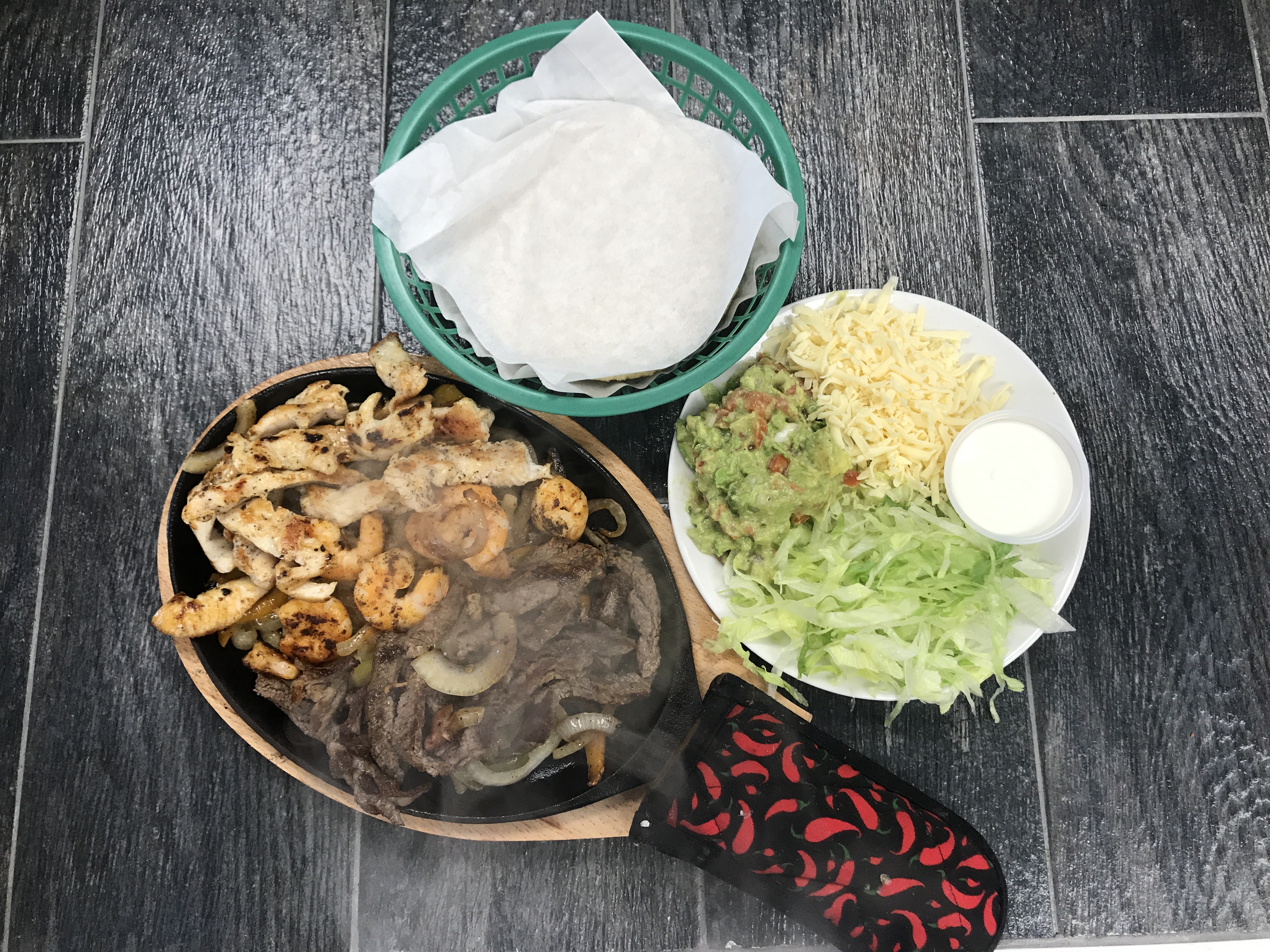 Order Fajitas with 1 Meat food online from Updm Sabor Latino store, Elkton on bringmethat.com