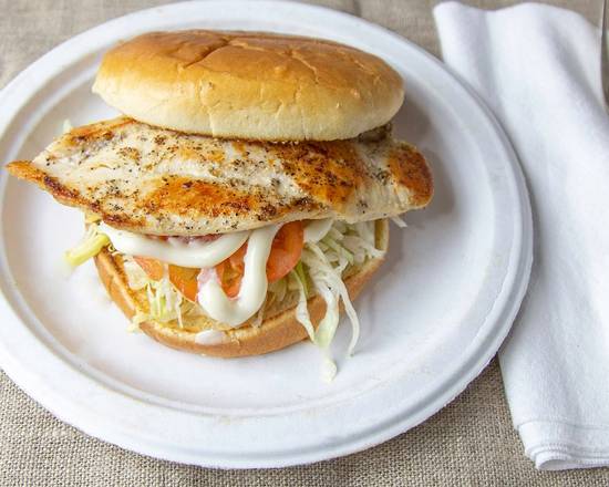 Order Grilled Chicken Sandwich 索     food online from Petey's Restaurant store, Chicago on bringmethat.com