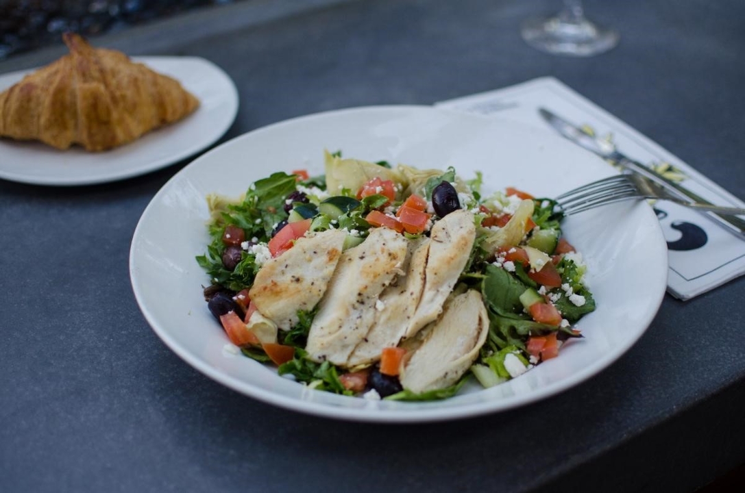 Order Chicken Mediterranean Salade - food online from Le Petite Provence store, Portland on bringmethat.com