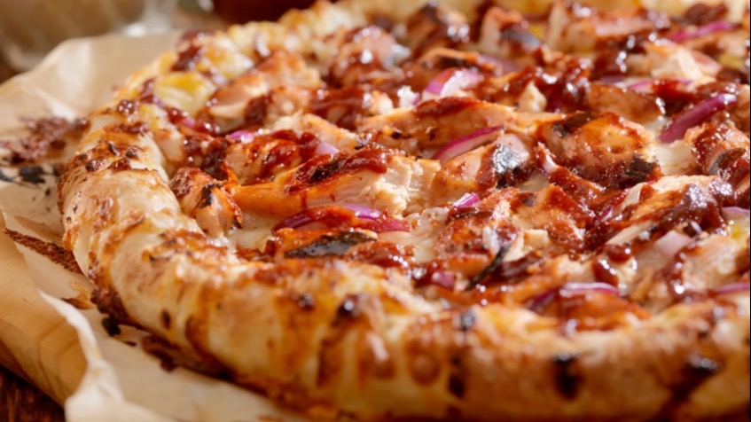 Order BBQ Chicken Pizza food online from Caeser Italian Restaurant store, Nashville on bringmethat.com
