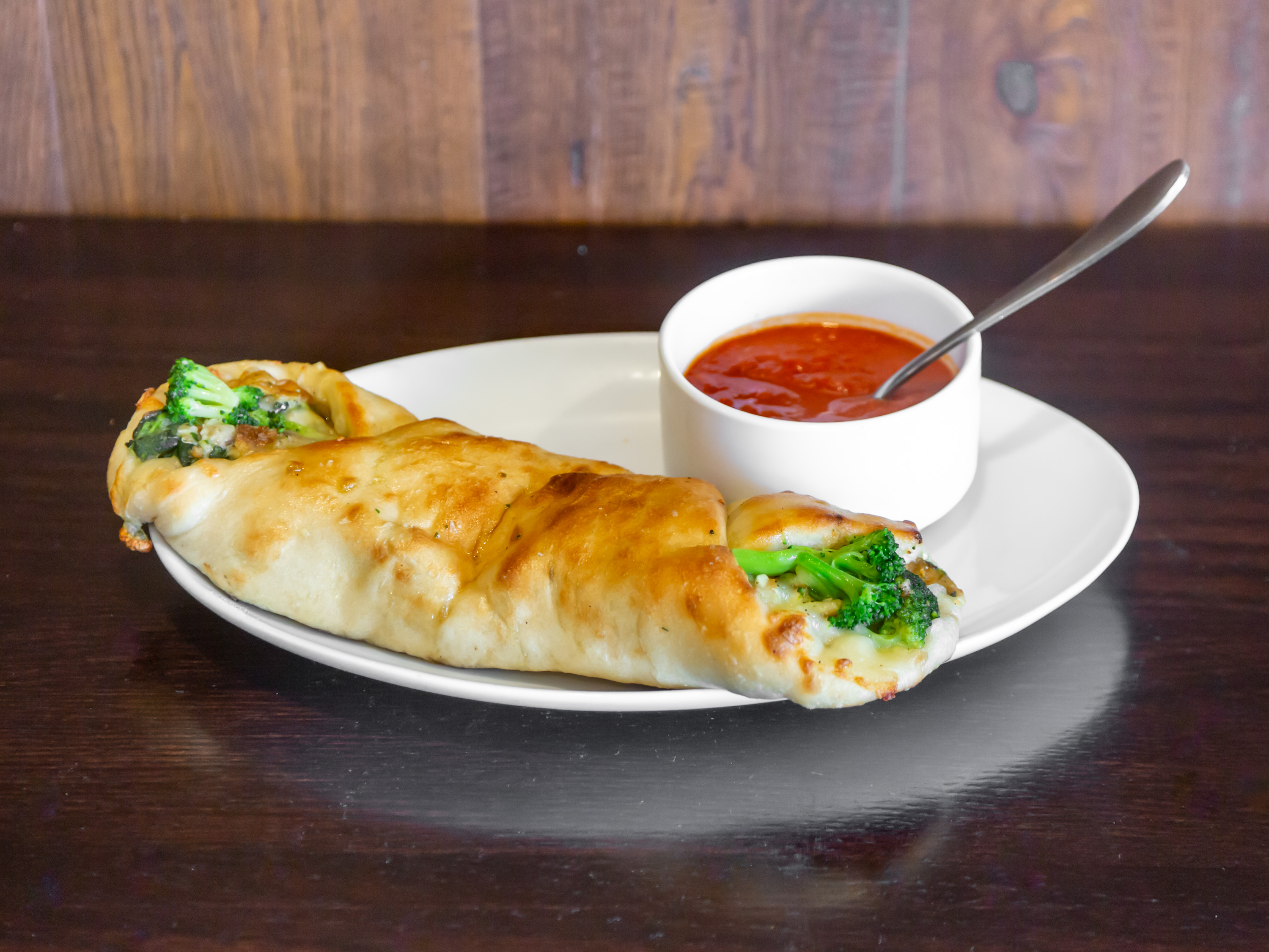 Order Vegetable Stromboli Special food online from Illiano Pizzeria & Restaurant store, Colchester on bringmethat.com