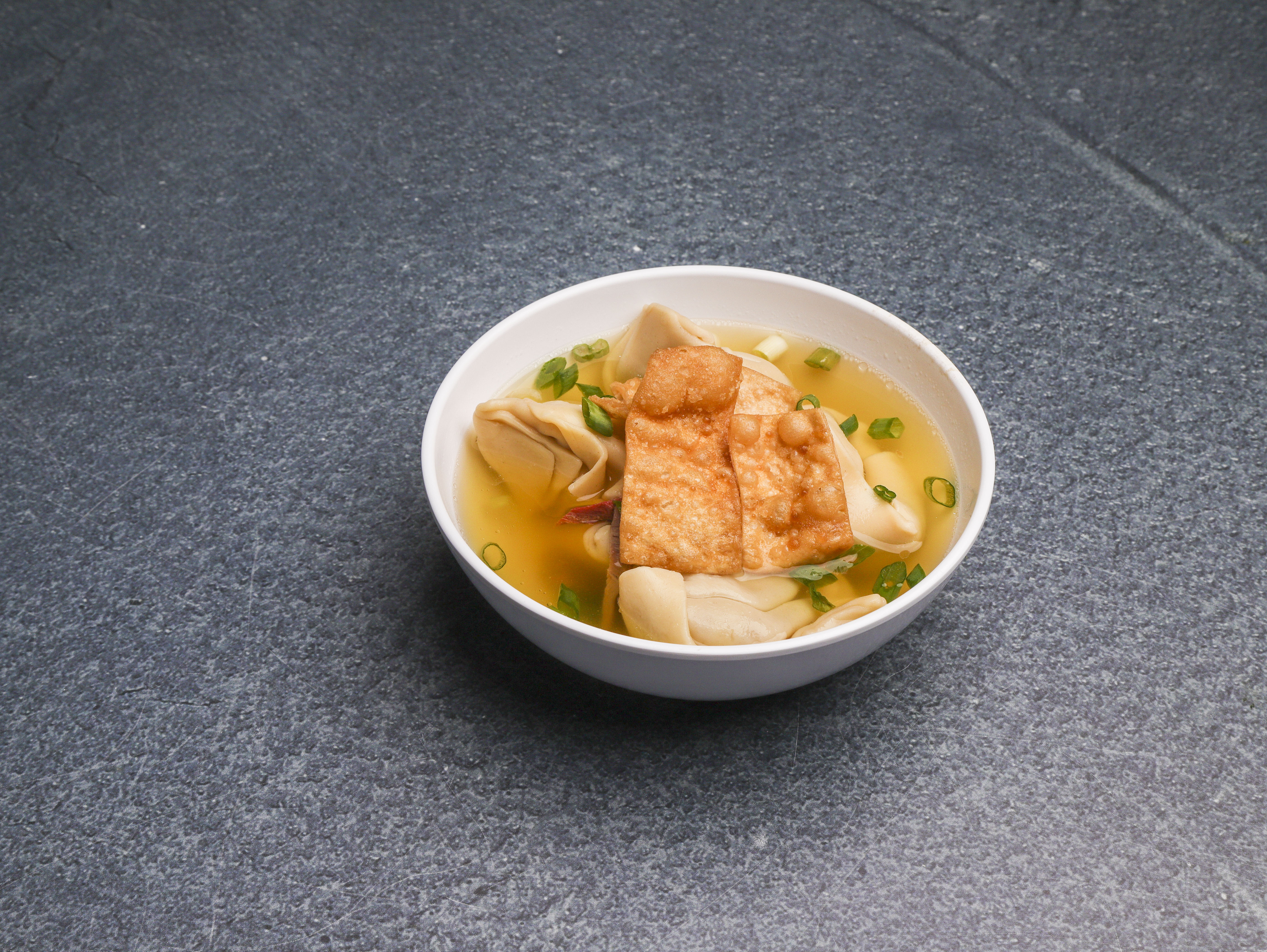 Order Wonton Soup food online from Hunan Star store, Philadelphia on bringmethat.com