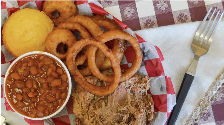 Order Pulled Pork Plate food online from Denims BBQ store, Spring Hill on bringmethat.com
