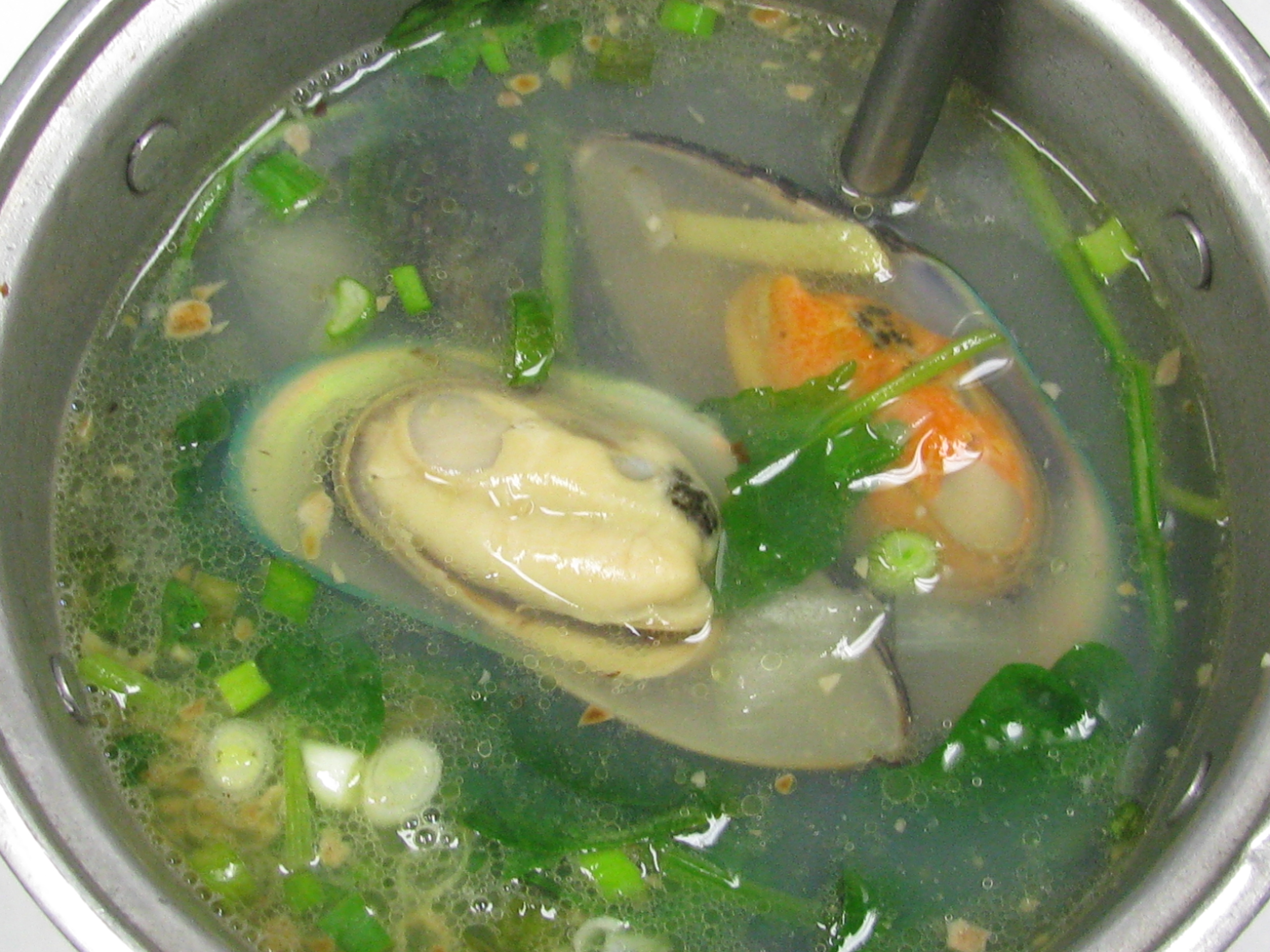 Order Ginger Mussels Soup food online from Maynila On Main Street store, Carson on bringmethat.com