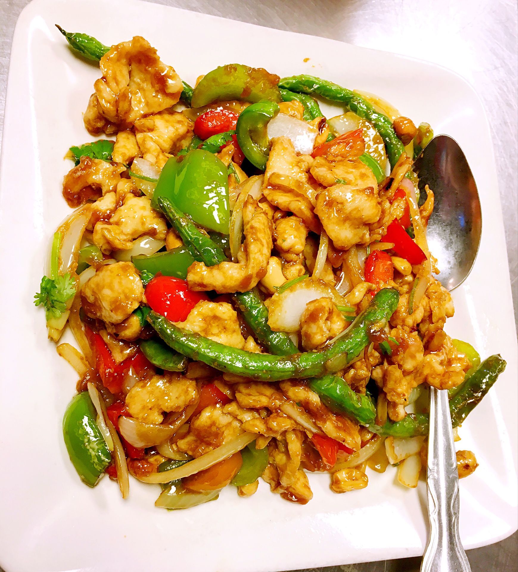 Order C09. Thai Cashew Chicken Breast food online from Red Corner China Diner store, Midvale on bringmethat.com