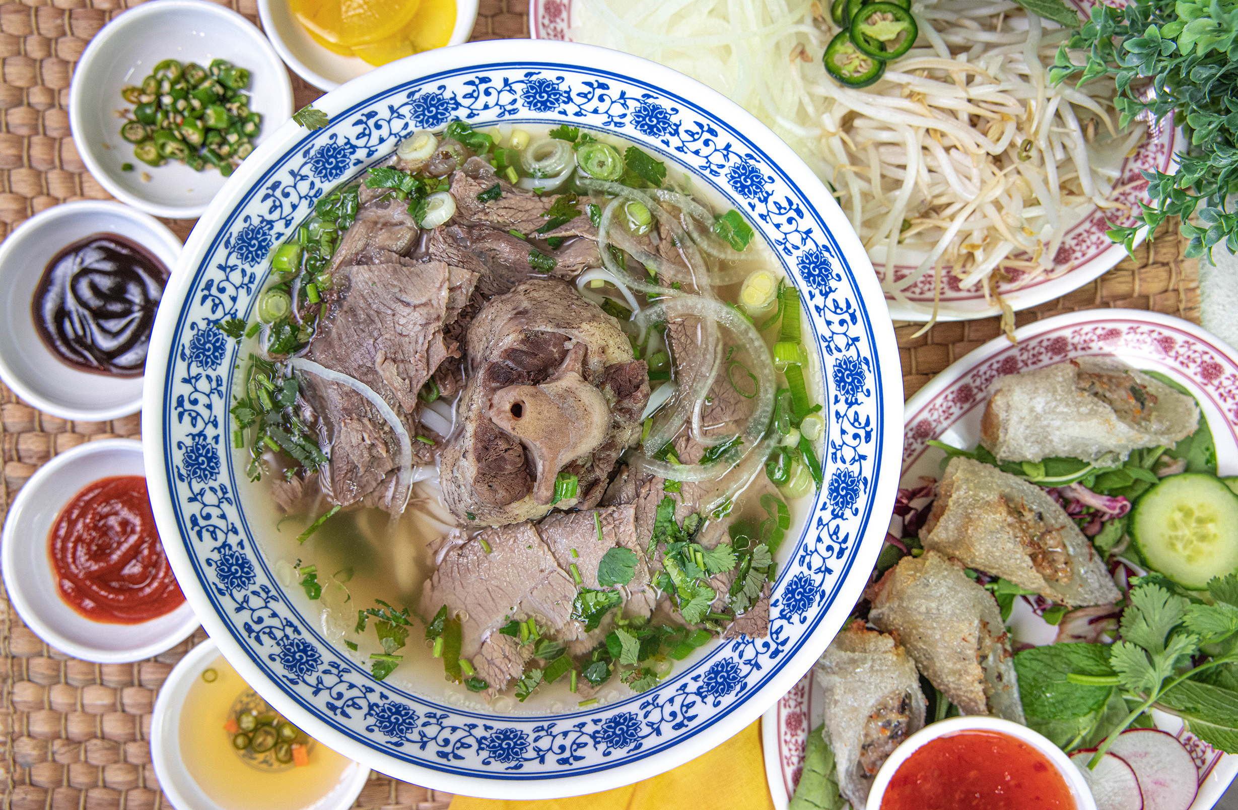 Order P3. Pho Oxtail food online from Pho 420 Saigon store, Palisades Park on bringmethat.com
