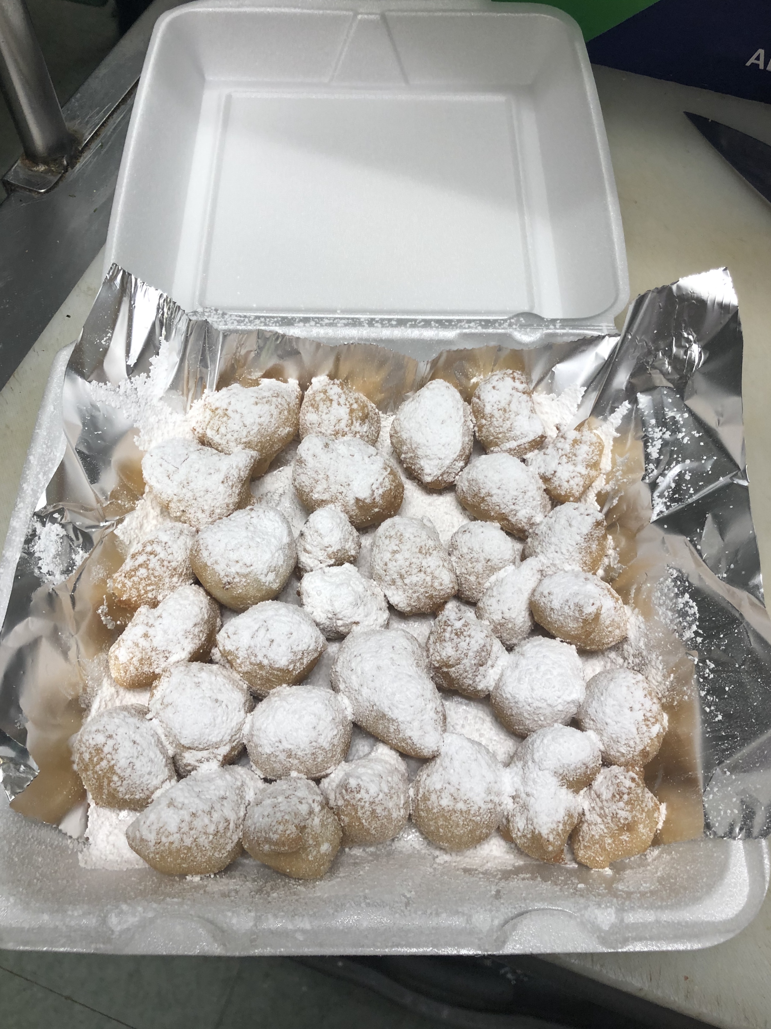 Order Zeppoles food online from Amici Pizza & Pasta store, Tannersville on bringmethat.com