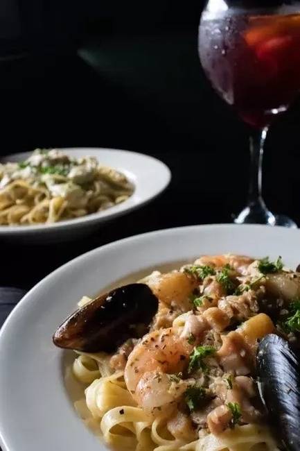 Order Seafood Fettuccine food online from Dicicco's store, Clovis on bringmethat.com