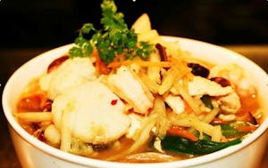 Order L- Royal Seafood Noodle Soup food online from Royal Stix Restaurant store, Fayetteville on bringmethat.com