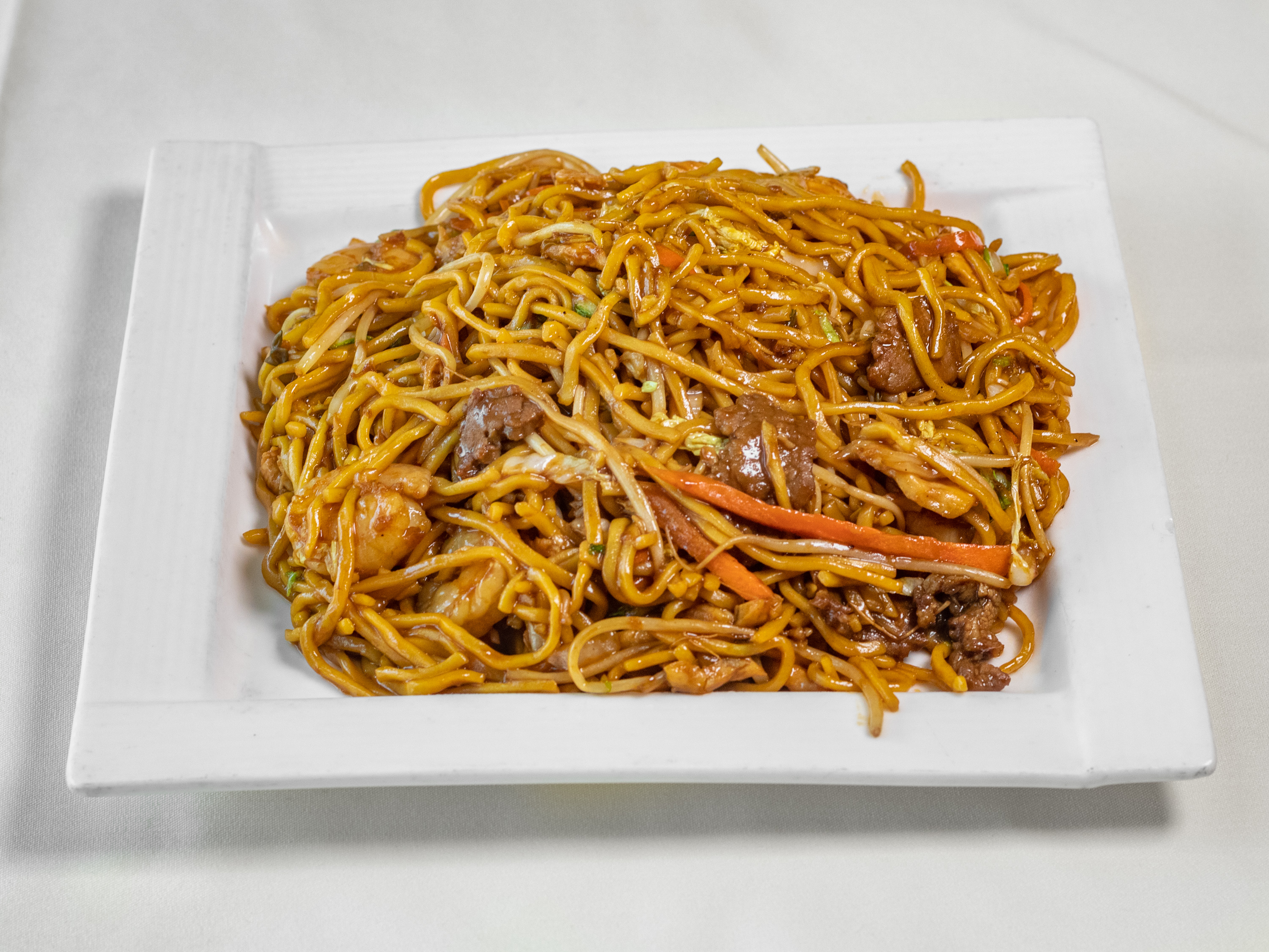 Order House Special Lo Mein  (Large) food online from Hunan Coventry store, Cleveland Heights on bringmethat.com