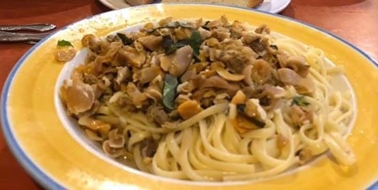 Order Linguine with Clam Sauce food online from Silvio Restaurant & Pizzeria store, Thornwood on bringmethat.com