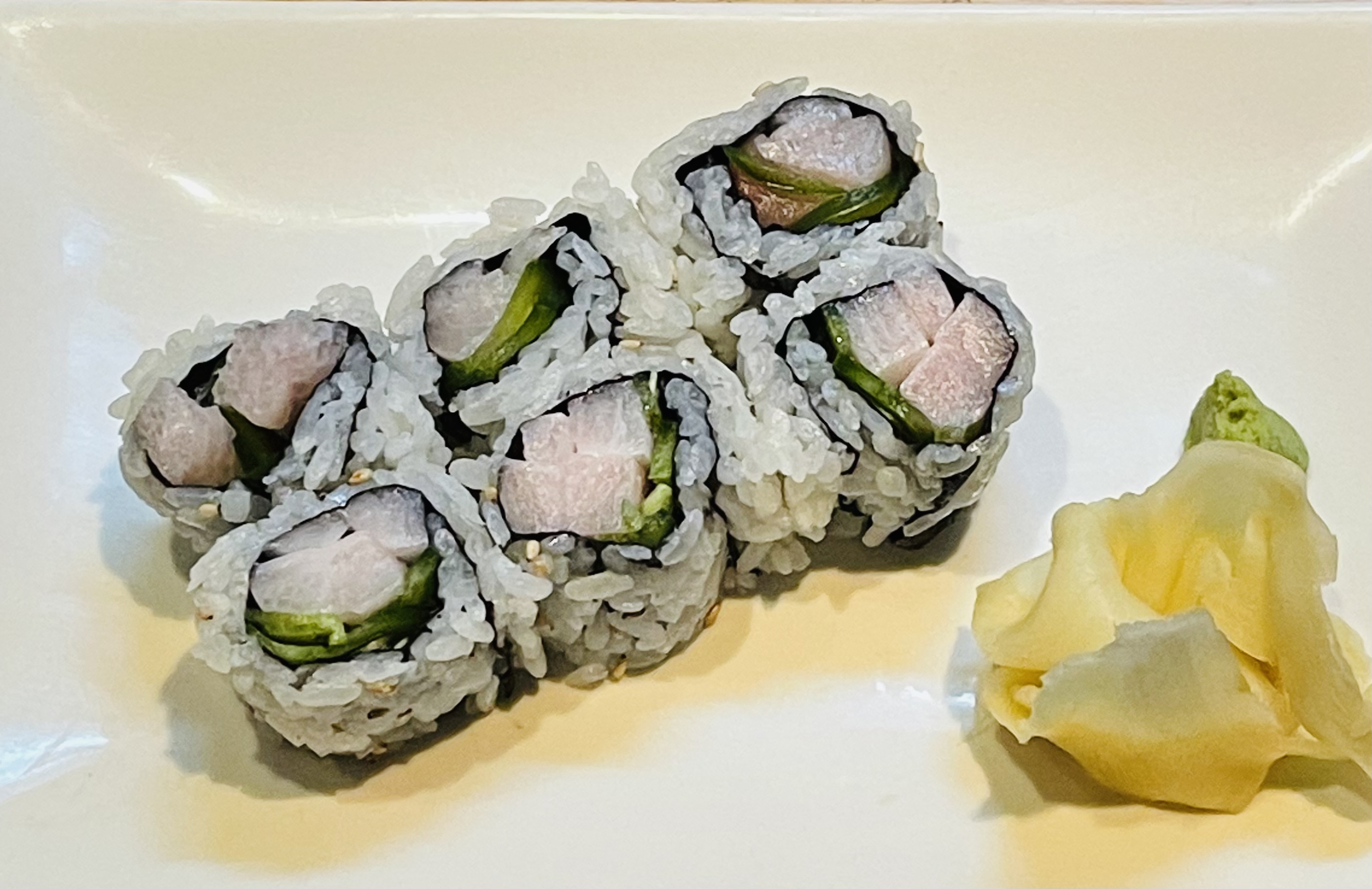 Order 29. Yellowtail Jalapeno roll food online from Mikaku store, New York on bringmethat.com