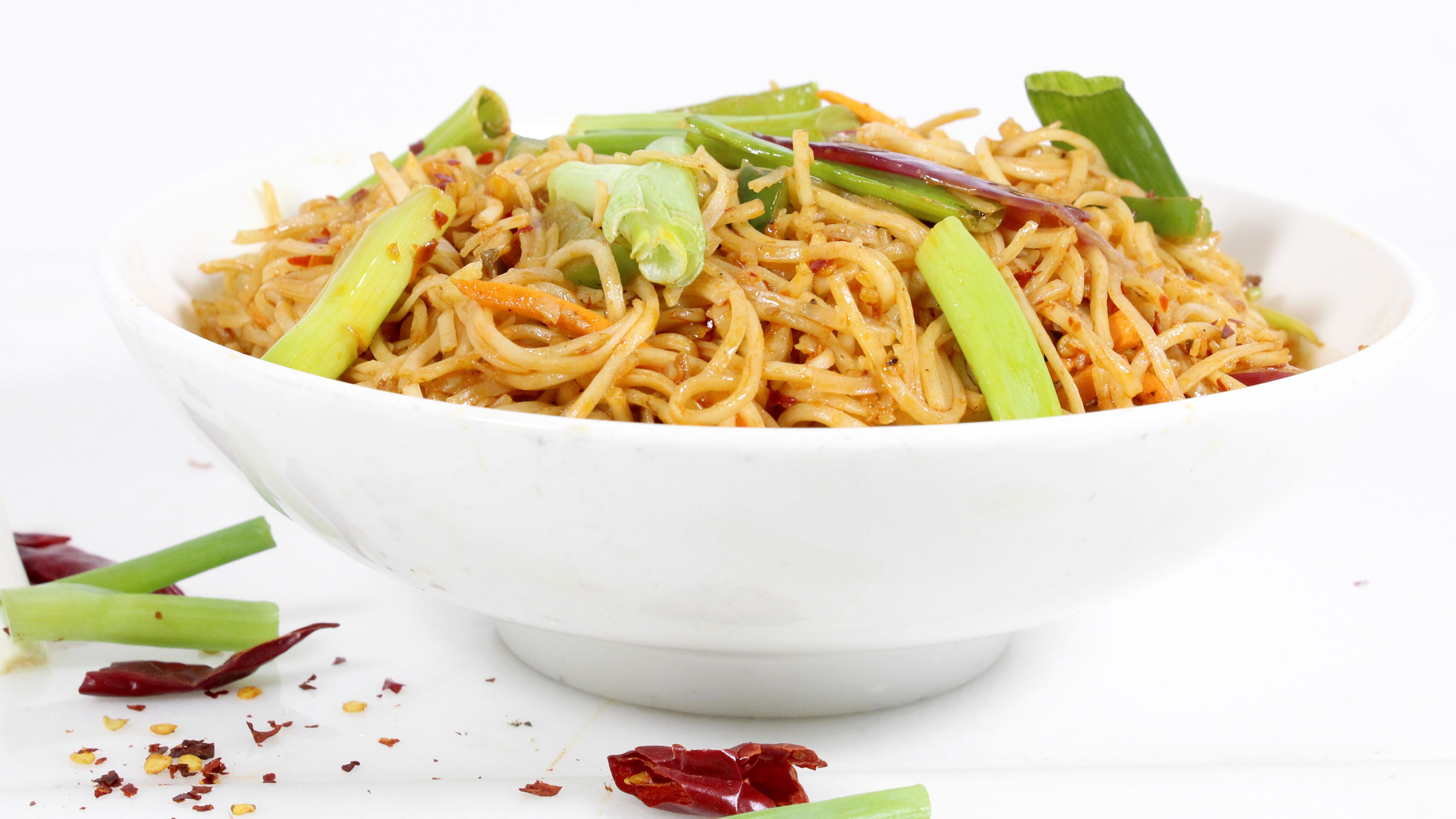 Order Chili Garlic Noodle food online from Inchin Bamboo Garden store, Irvine on bringmethat.com