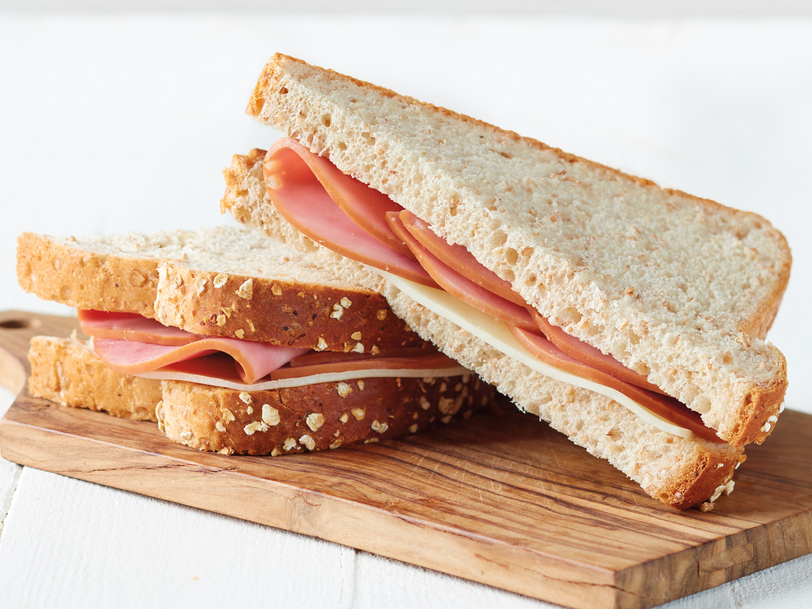 Order Harvester: Smoked Ham & Provolone food online from Hy-Vee Mealtime store, Lincoln on bringmethat.com