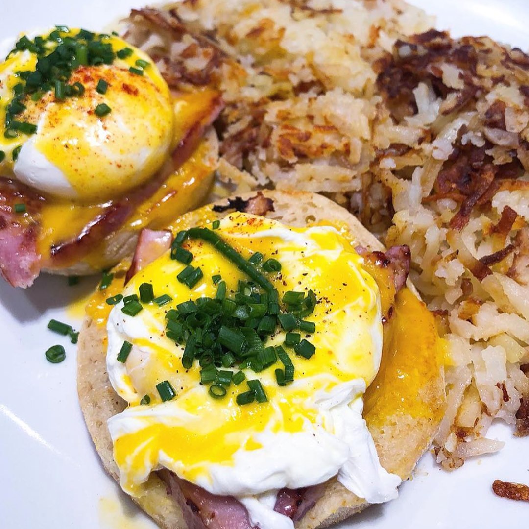 Order Basic Benedict food online from Honeyberry Cafe store, Lombard on bringmethat.com
