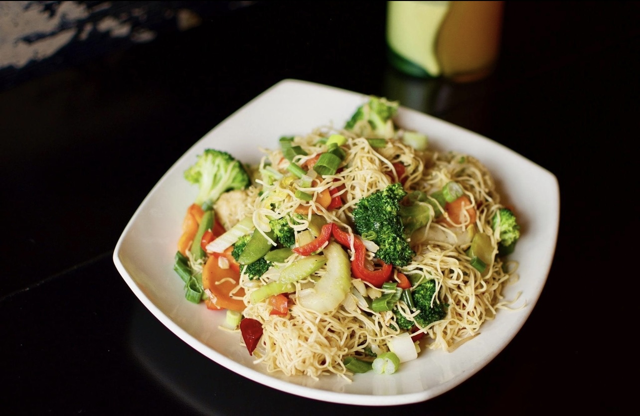 Order Vegetable Lo Mein food online from Plum Garden store, McHenry on bringmethat.com