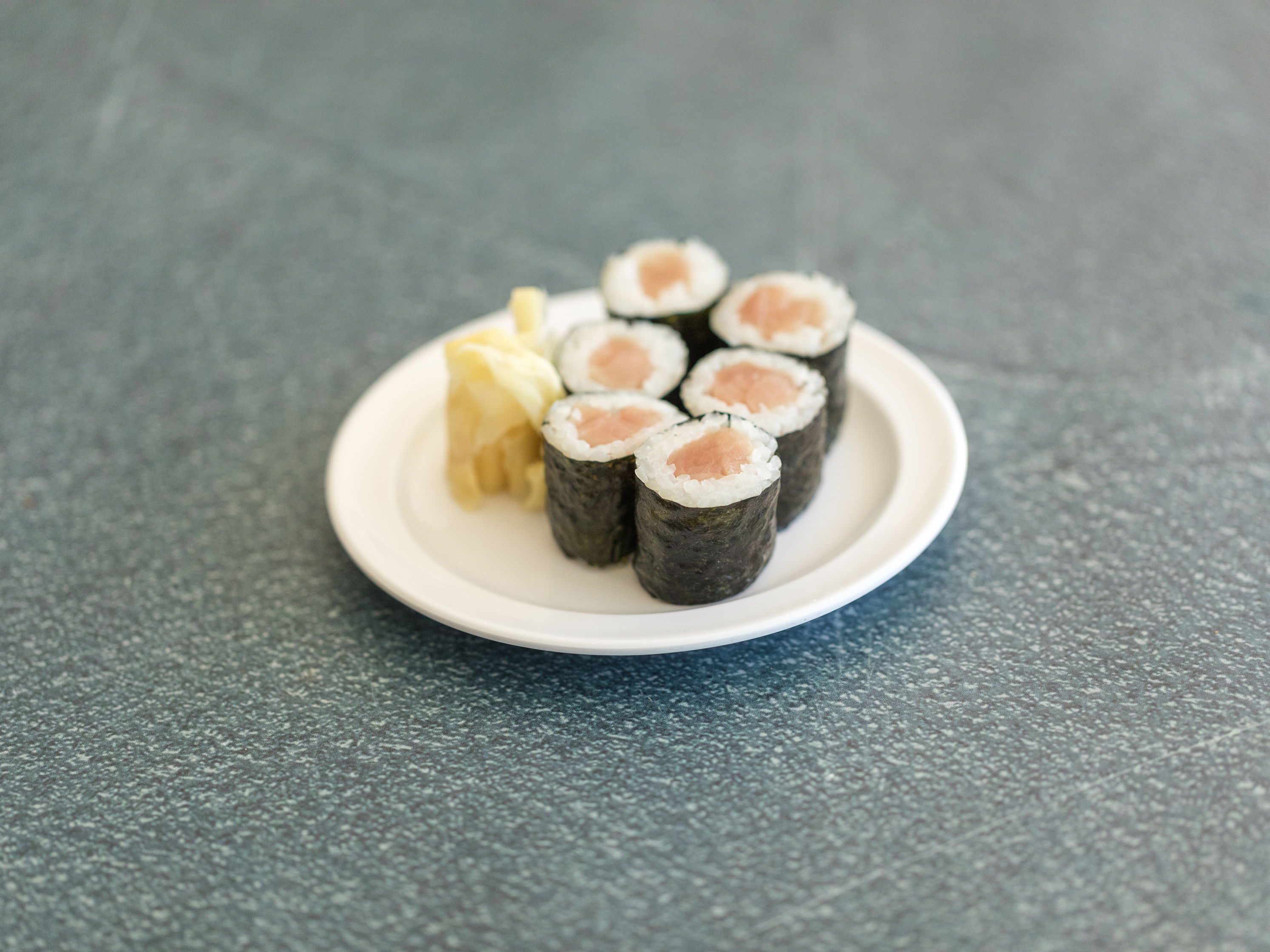 Order Yellowtail Roll food online from Gogo Sushi & Ramen store, San Diego on bringmethat.com