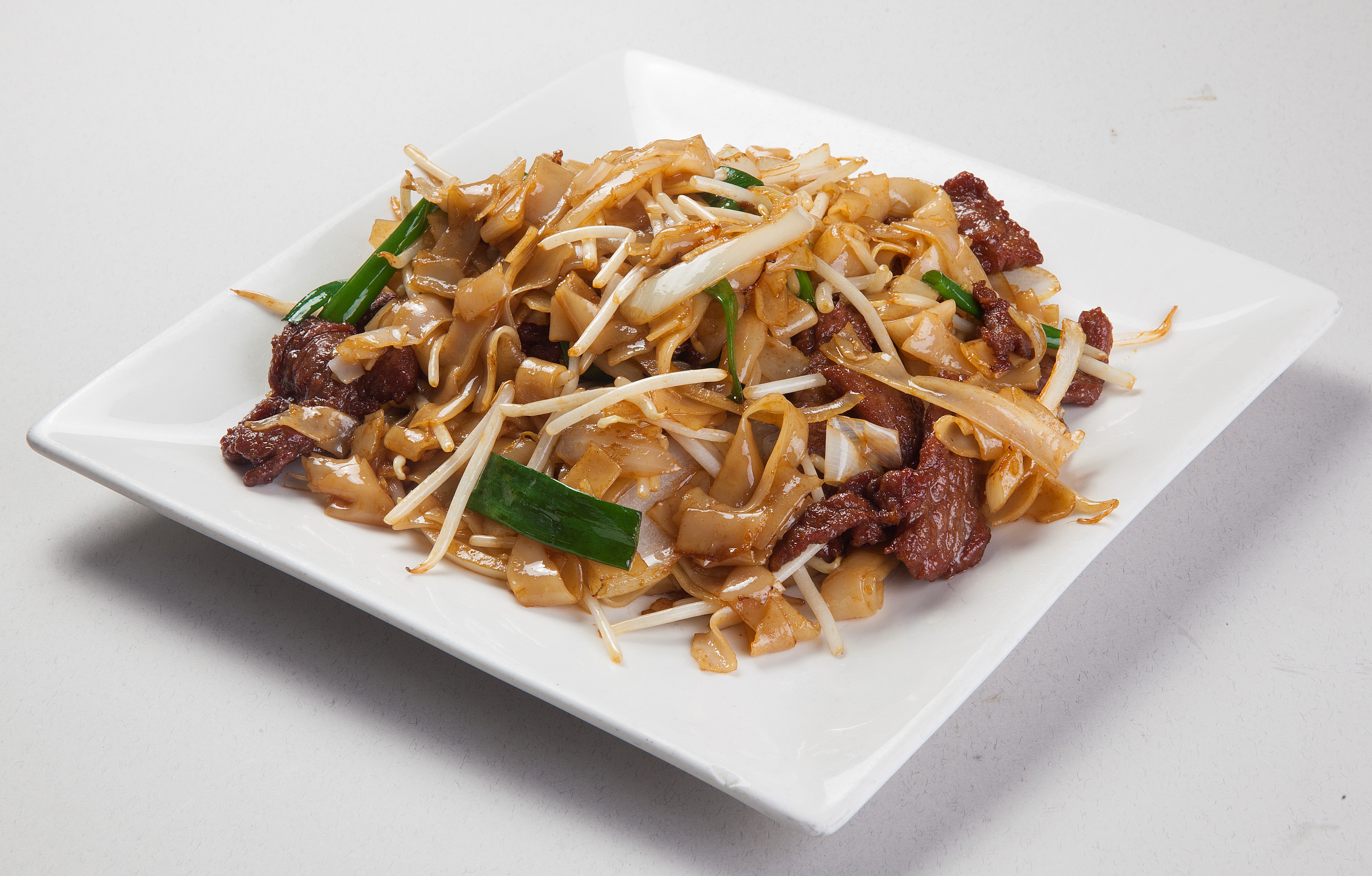 Order Beef Chow Fun food online from Canaan Restaurant Chinese Cuisine store, West Covina on bringmethat.com