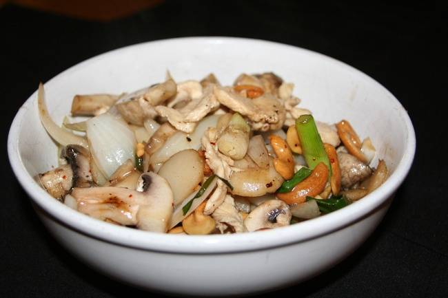 Order #50 Cashew Stir Fry food online from Sawatdee Thai - Washington Ave store, Minneapolis on bringmethat.com