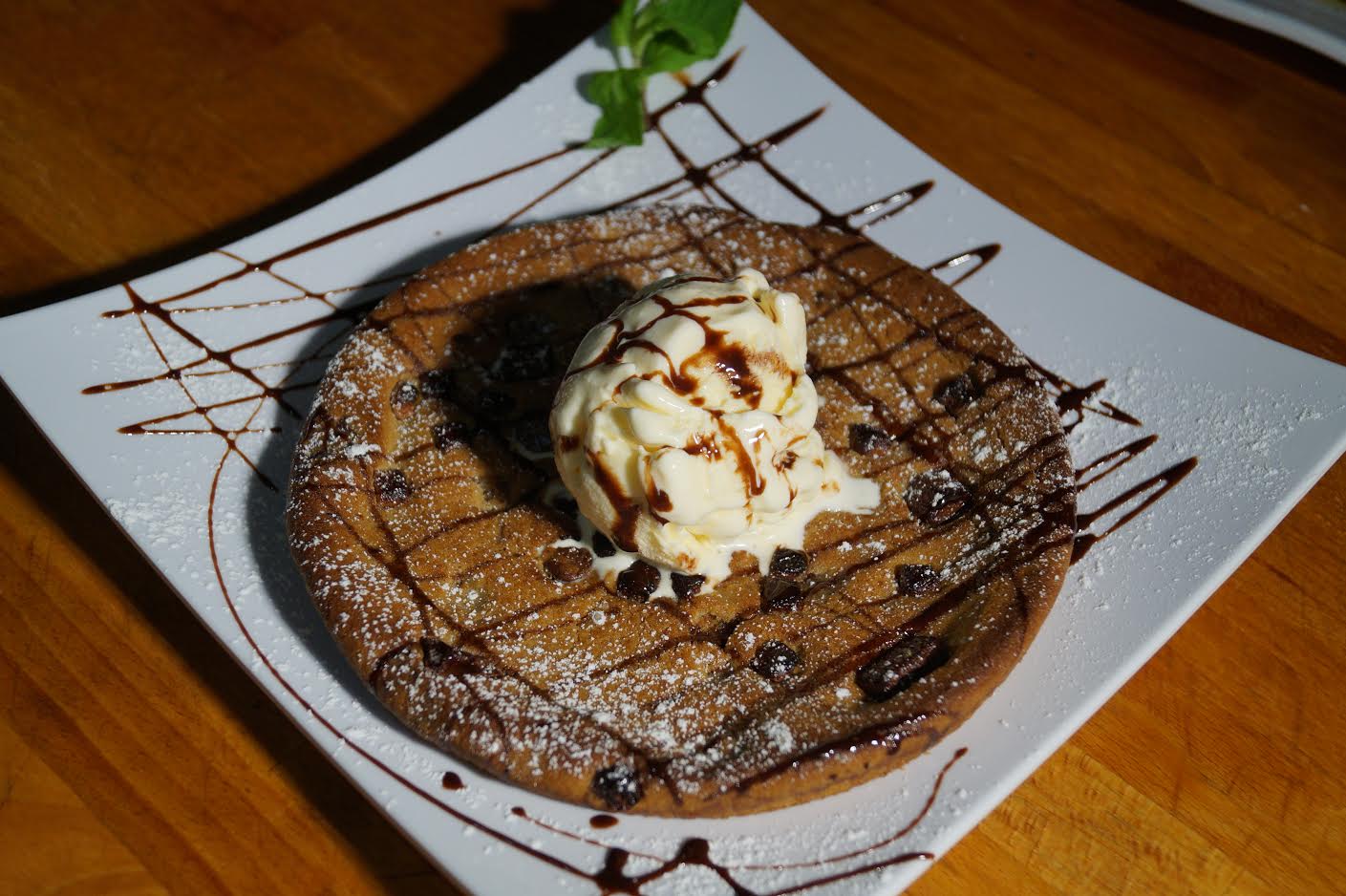 Order Cookie a la Mode food online from Pizza Lounge store, Houston on bringmethat.com