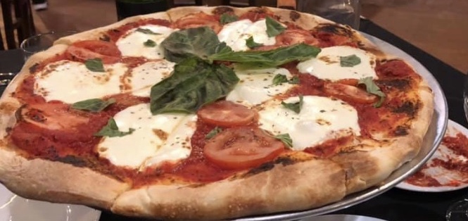Order Mario's Margherita Pizza food online from Mario of NYC Pizza store, Bulverde on bringmethat.com