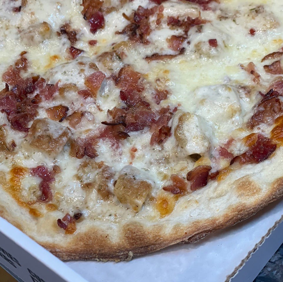 Order Personal Chicken Bacon Ranch Pizza - Personal food online from Davila's Pizza & Restaurant store, Hackettstown on bringmethat.com