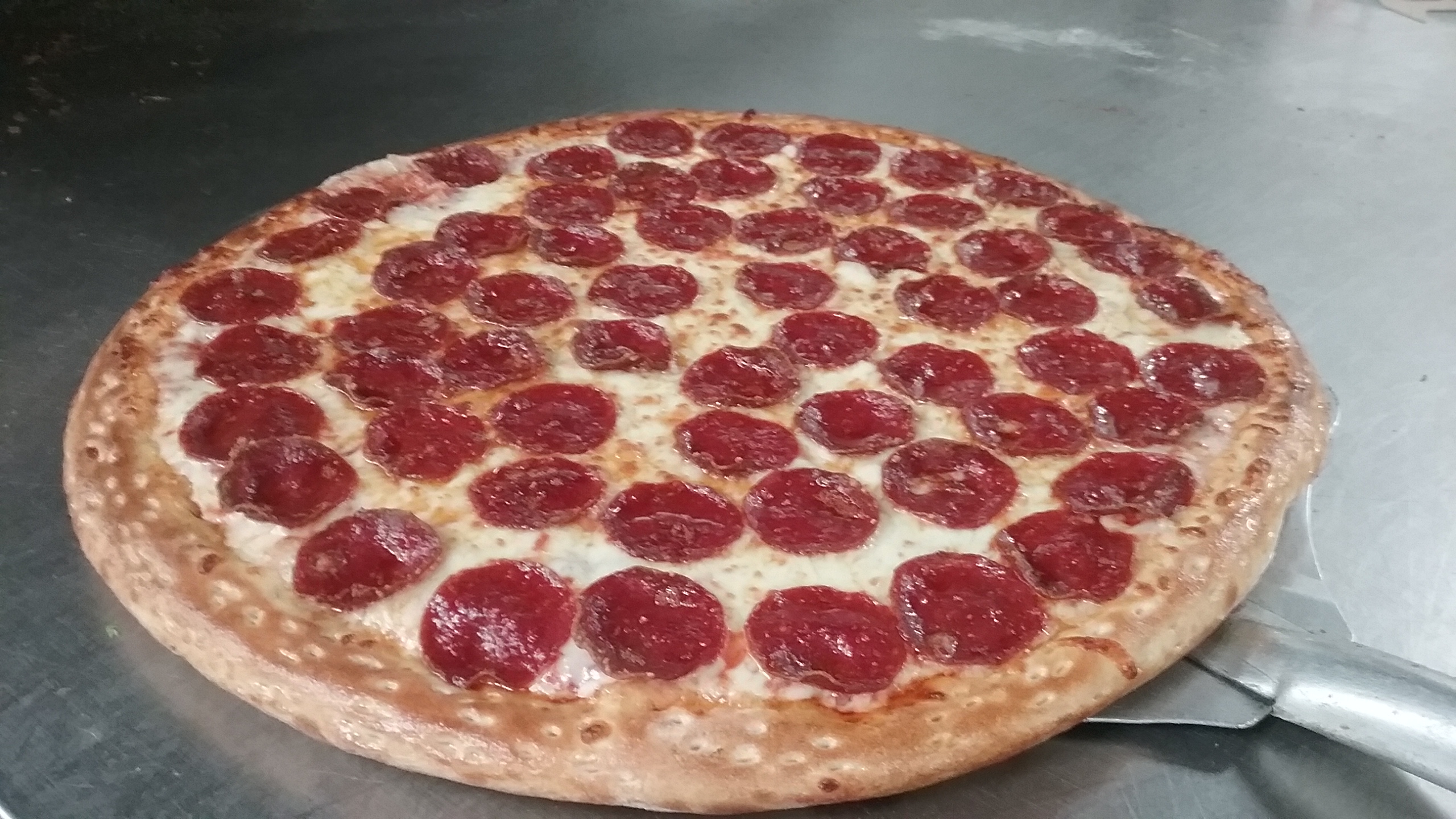 Order 10" Small 1-Topping Pizza Special (Pick-Up Only) food online from DMV Pizza store, Greenbelt on bringmethat.com
