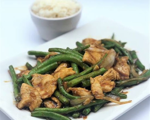 Order CHICKEN WITH GREEN BEAN food online from Kim Son Cafe  store, Houston on bringmethat.com