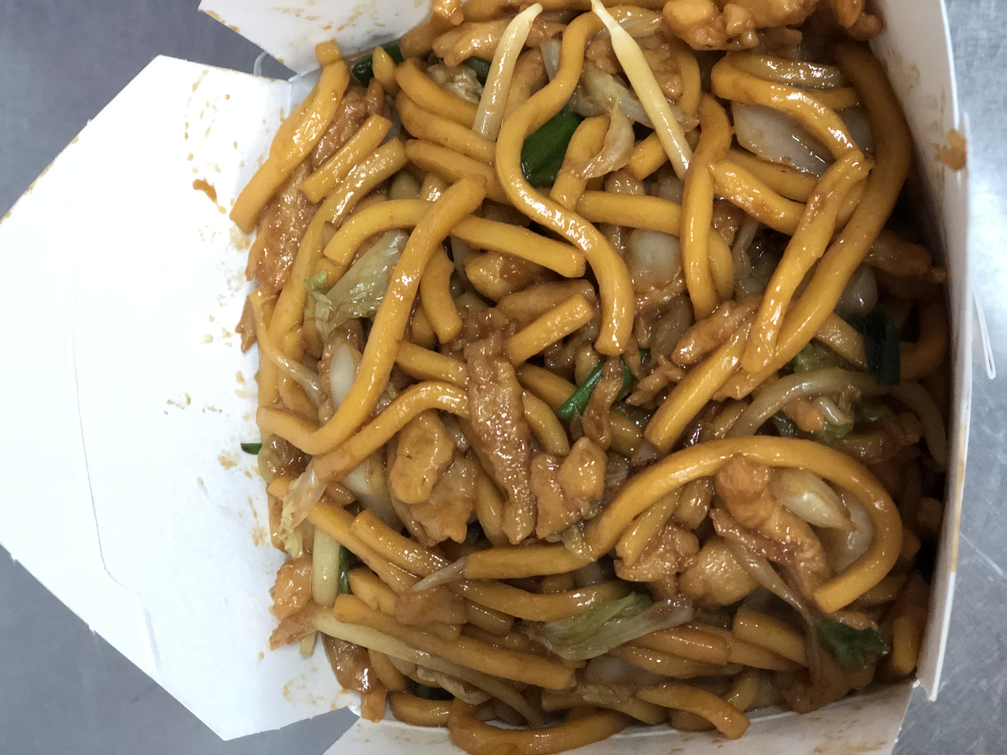 Order Pint of Chicken Lo Mein food online from Chinatown Diner Of 88 store, Newark on bringmethat.com