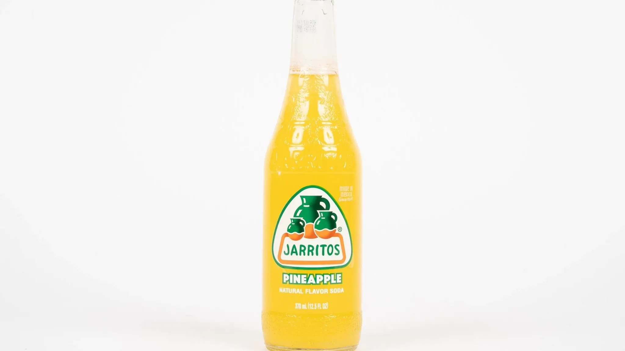 Order Jarritos Pineapple food online from Hoots store, Chicago on bringmethat.com
