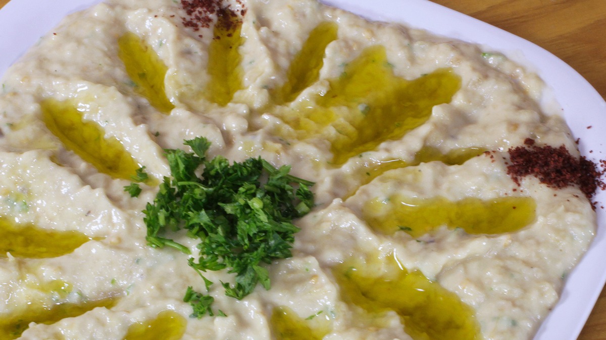 Order Baba Ghanouj with Pita Bread food online from Fill-A-Pita store, Bolingbrook on bringmethat.com
